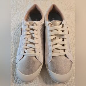 NIB Dr. Scholls Ladies Time Off Ladies Sneaker, Off White/Gold, SIZE 7.5